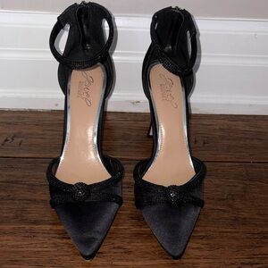 Badgley Mischka Black Satin Heels
